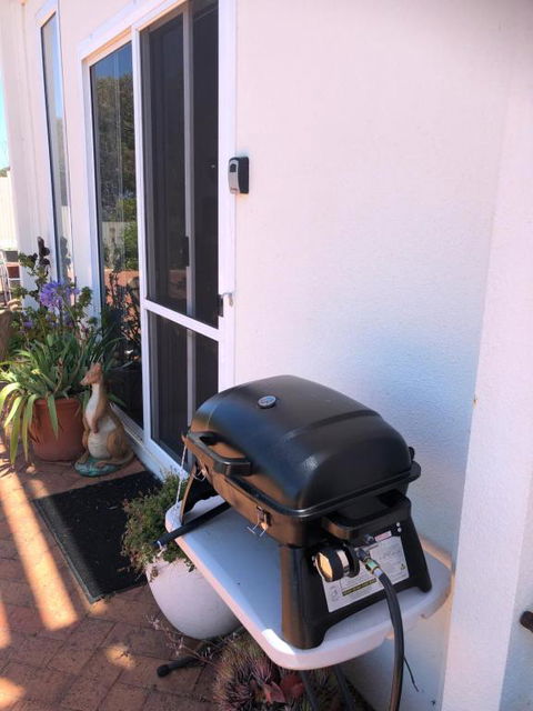 H&H Studio Overlooking Boston Bay, Port Lincoln - Surfers Paradise Gold Coast 1