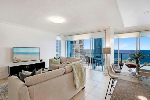 HIGH FLOOR GUARANTEE - 3 Bedroom Plus Study Apartments At Chevron Renaissance - Self Contained & Privately Managed - Wow Stay - Surfers Paradise Gold Coast 1