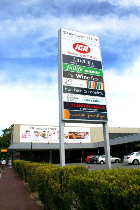 Hensman 5 - 1BRM Unit With Courtyard & Parking - Surfers Paradise Gold Coast 3