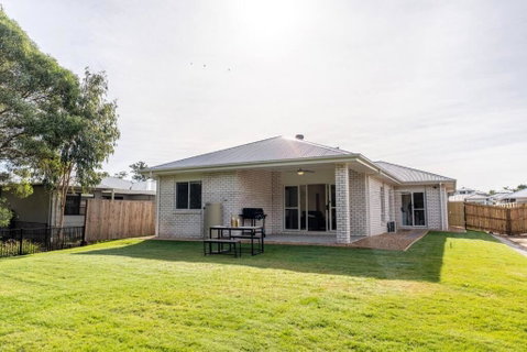 Hidden Woodland Paradise, Spacious Backyard & BBQ - 2024 New Built Home Near Logan Hospital, Ikea & More - Surfers Paradise Gold Coast 0