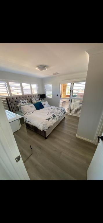 Hillarys Sea-View Panoramic Living - Surfers Paradise Gold Coast 3