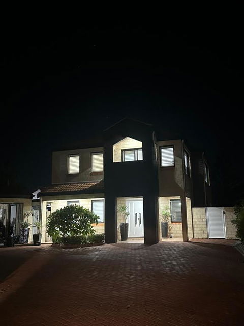 Hillarys Sea-View Panoramic Living - Surfers Paradise Gold Coast 1