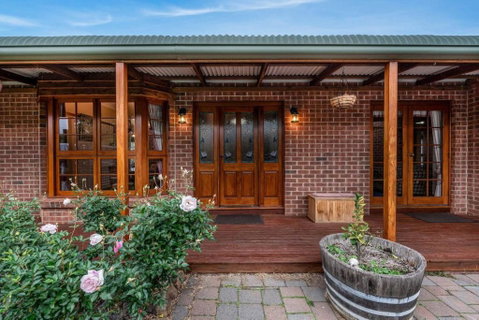Hilltop Retreat, Water Views - Surfers Paradise Gold Coast 0