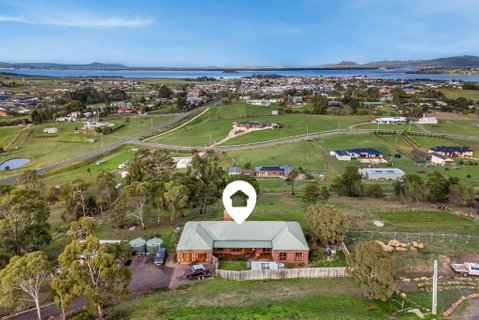 Hilltop Retreat, Water Views - Surfers Paradise Gold Coast 1
