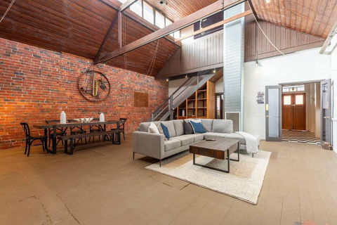 Historical Building Dating Back To 1900 - Surfers Paradise Gold Coast 3