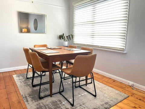 House With Forest Views - Surfers Paradise Gold Coast 1