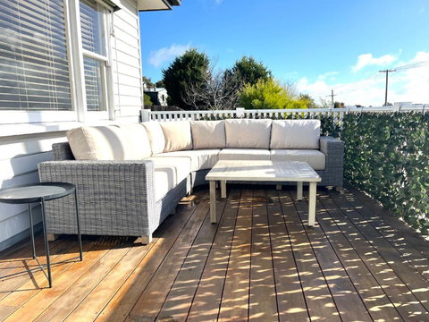 House With Forest Views - Surfers Paradise Gold Coast 2