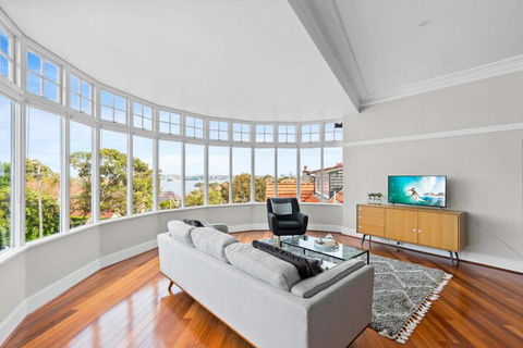 Huge Harbour View Apartment In Historic Home - Surfers Paradise Gold Coast 1