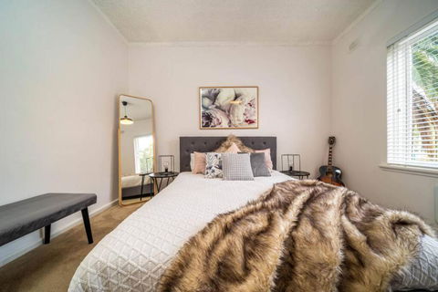 Indulge At Glenelg North - Surfers Paradise Gold Coast 1