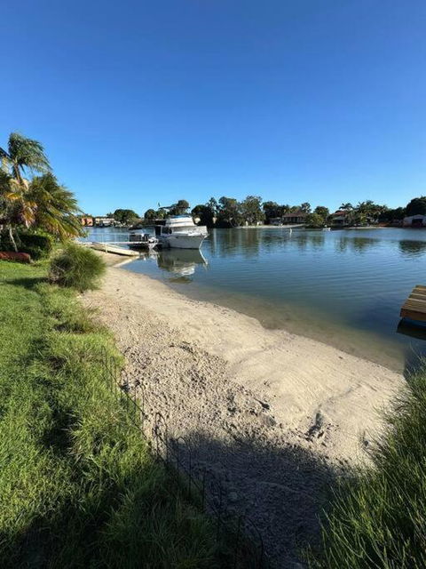 House And Van On The River - Surfers Paradise Gold Coast 0
