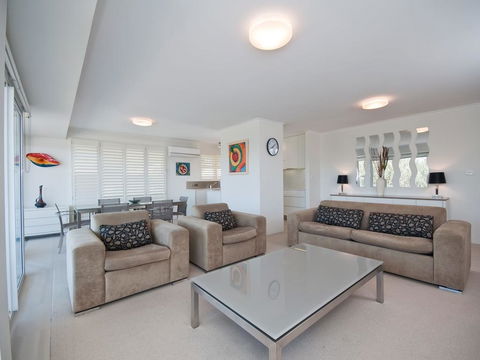 Albacore, Unit 5/12 Ondine Close - Surfers Paradise Gold Coast 1