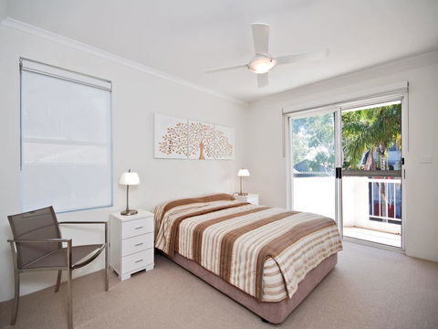 Albacore, Unit 5/12 Ondine Close - Surfers Paradise Gold Coast 2