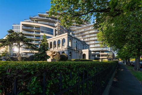 Albert Park City View Stylish 1 Bedroom Apartment - Surfers Paradise Gold Coast 0