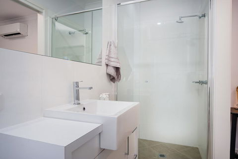 Albury Yalandra Apartment 1 - Surfers Paradise Gold Coast 2