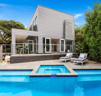 Amalfi Dream - Luxury Villa with Pool and Spa walk to beach and shops - Surfers Paradise Gold Coast