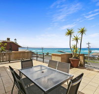 APARTMENT 12 PACIFIC APARTMENTS- Across From the Pier - Surfers Paradise Gold Coast
