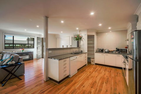 Apartments On Allingham - Surfers Paradise Gold Coast 2