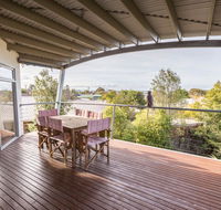 Aqua Vista - a stroll to Paynesville forshore - Surfers Paradise Gold Coast