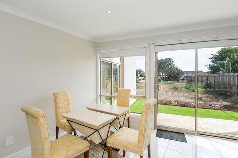 Aquilla Townhouse 6 - Surfers Paradise Gold Coast 2