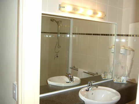 Armidale Pines Motel - Surfers Paradise Gold Coast 1