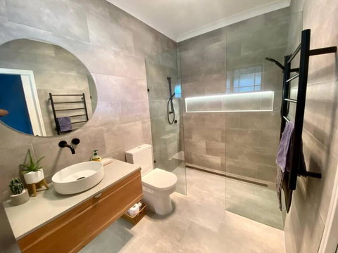 Luxury Accomodation, Farm Stay, Stunning Views Near Daylesford - Surfers Paradise Gold Coast 2