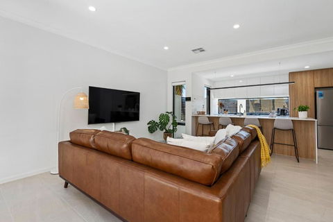 Luxury Urban Retreat - Surfers Paradise Gold Coast 1