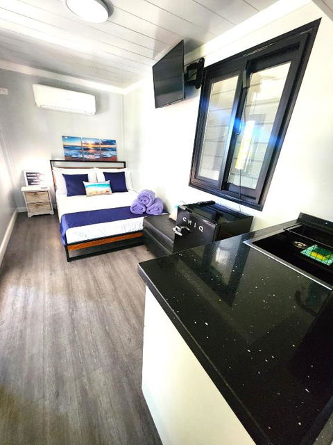 MAGNETIC CABIN Entire Studio On Magnetic Island - Surfers Paradise Gold Coast 2