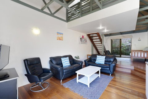 MAIN STAY - 100m To Patrolled Beach, Pool, Wifi, Close To Cafes - Surfers Paradise Gold Coast 2