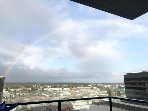 M-city Shopping Center Apartment - Executive Twin King Ensuites - Fully Equipped - Free Parking, Fast Wifi, Smart TV, Netflix, Complementary Drinks & Amenities - Clayton 3168 - Surfers Paradise Gold Coast 2