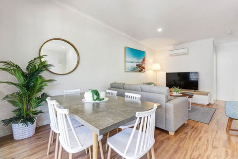 MARJ12- Stylish And Spacious - Surfers Paradise Gold Coast 3