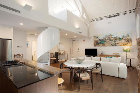 Mezzanine Magic, Bondi Junction - Surfers Paradise Gold Coast 1