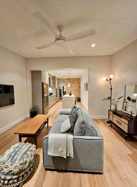 Marrickville Unique And Fresh Renovated Apartment - Surfers Paradise Gold Coast 2