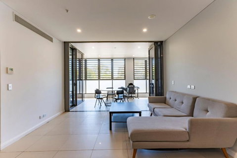 Modern 2B With Loft Bed Parking Central Mascot - Surfers Paradise Gold Coast 0