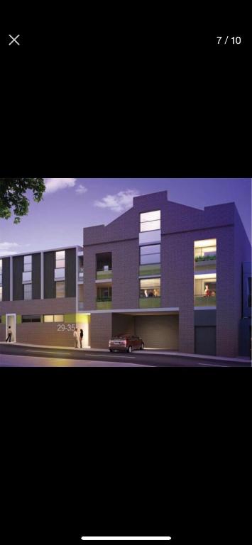 Modern Spacious 3 Bedroom Penthouse In Enmore - Surfers Paradise Gold Coast 1