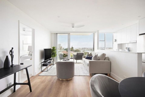 Modern Glamour I90 - Surfers Paradise Gold Coast 0