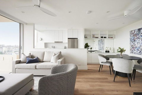 Modern Glamour I90 - Surfers Paradise Gold Coast 3