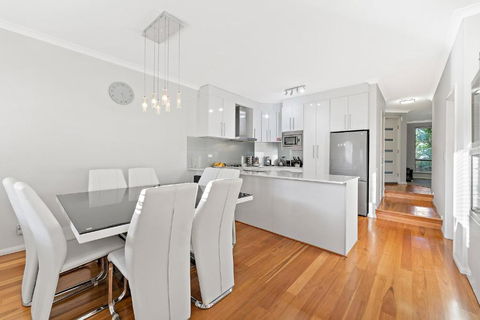 Modern Scarborough Townhouse - Surfers Paradise Gold Coast 0