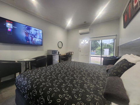 Motel24Seven And Apartments - Surfers Paradise Gold Coast 1
