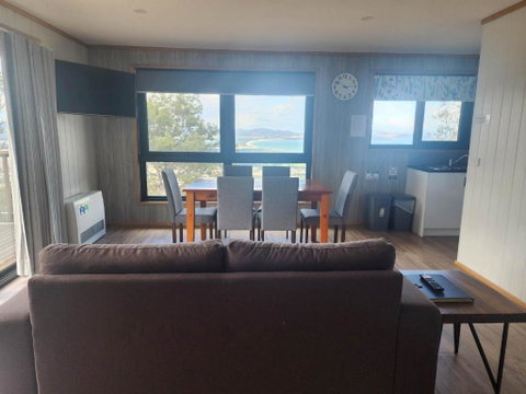 Mount Rumney Escapes - 5 Seaview Kangaroo House - Surfers Paradise Gold Coast 2