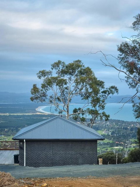Mount Rumney Escapes - 5 Seaview Kangaroo House - Surfers Paradise Gold Coast 0