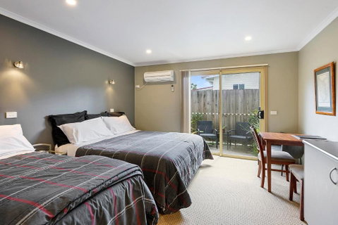 Motel Strahan - Surfers Paradise Gold Coast 0
