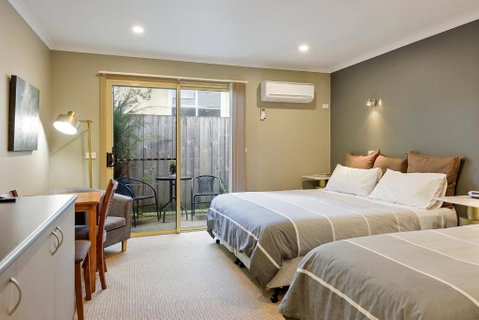 Motel Strahan - Surfers Paradise Gold Coast 2