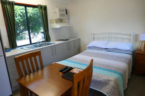 Mt Isa City Motel - Surfers Paradise Gold Coast 0