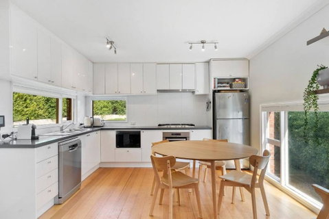 New Town Bungalow - A Leafy Family Haven - Surfers Paradise Gold Coast 2