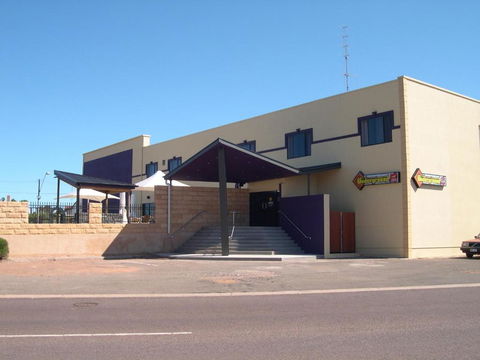 New Whyalla Hotel - Surfers Paradise Gold Coast 0