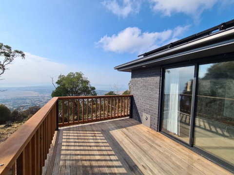 Mount Rumney Escapes - 4 Seaview Devil House - Surfers Paradise Gold Coast 0