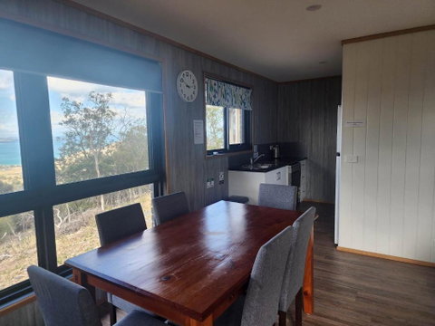 Mount Rumney Escapes - 4 Seaview Devil House - Surfers Paradise Gold Coast 1