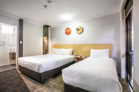 Nightcap At Jamison Hotel - Surfers Paradise Gold Coast 1