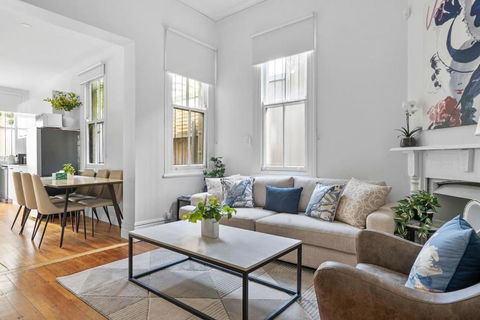 Newtown Nest - Chic Terrace Living Off King Street - Surfers Paradise Gold Coast 0