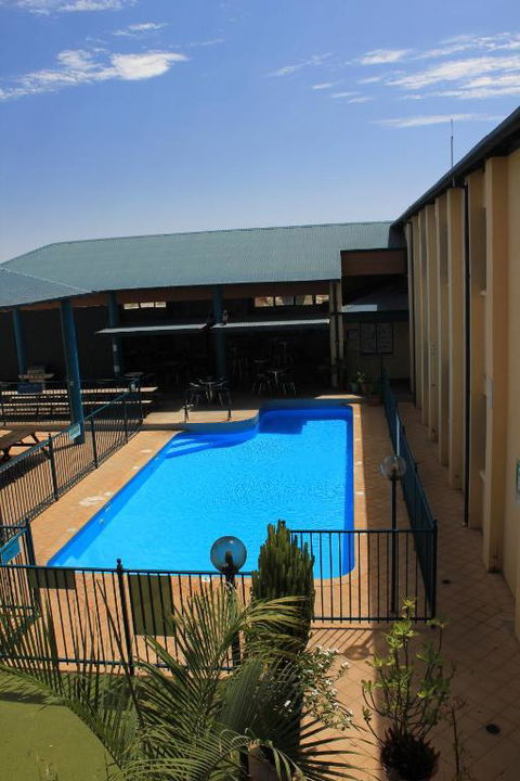 Ningaloo Club Backpackers - Surfers Paradise Gold Coast 0
